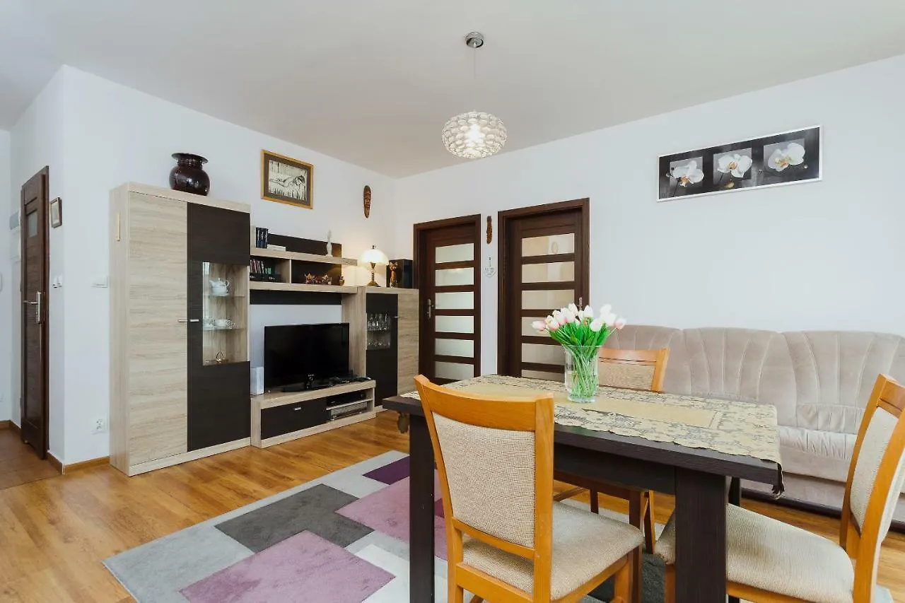 Apartments Krakow Osiedle Pod Debem 0*,  Polonia