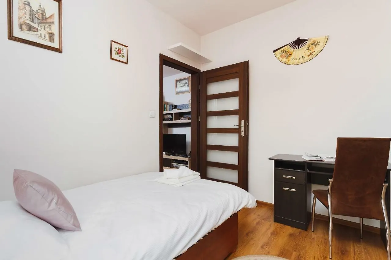Apartments Krakow Osiedle Pod Debem 0*,  Polska